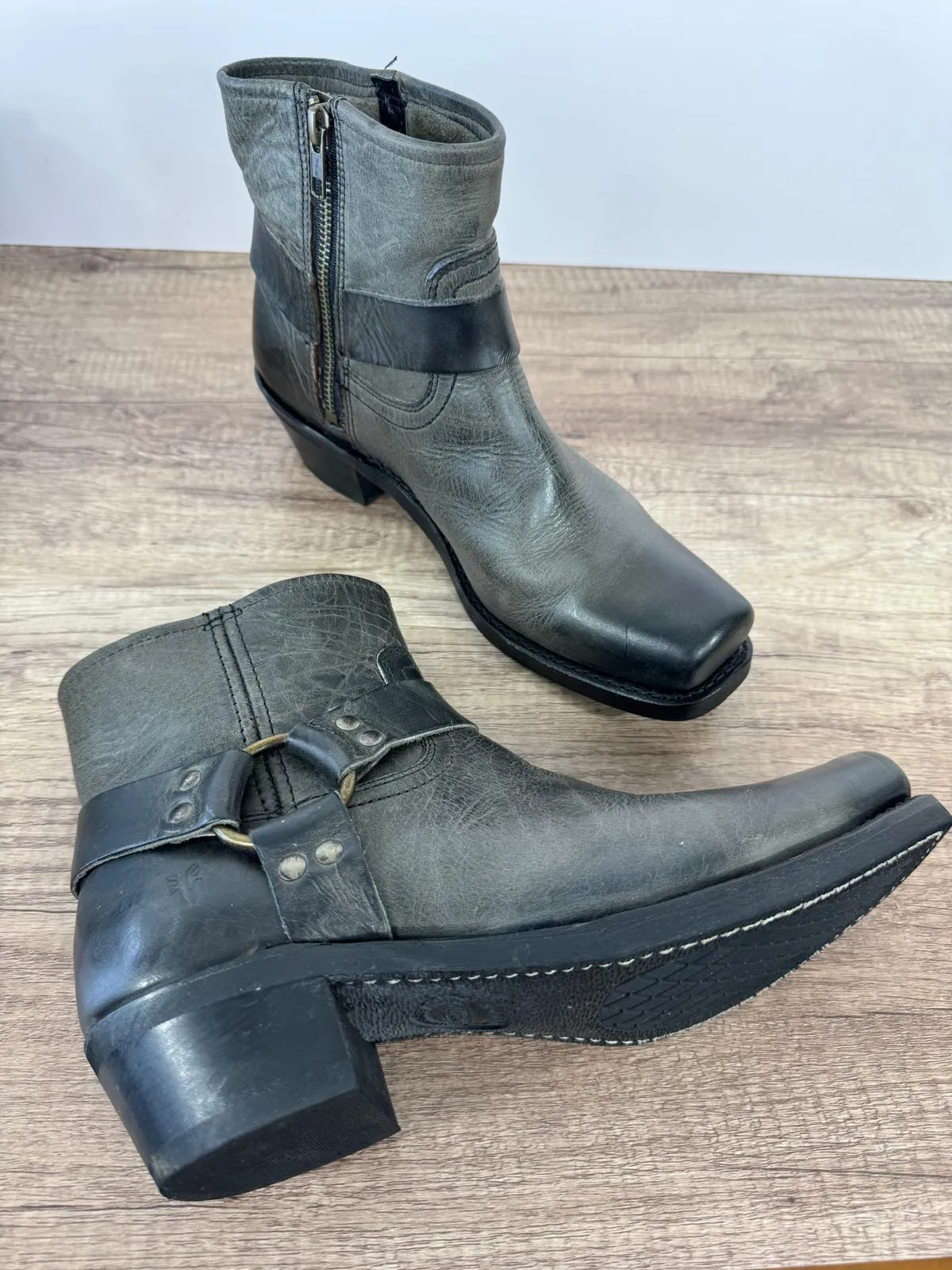 FRYE HARNESS SHORT LEATHER BOOTS