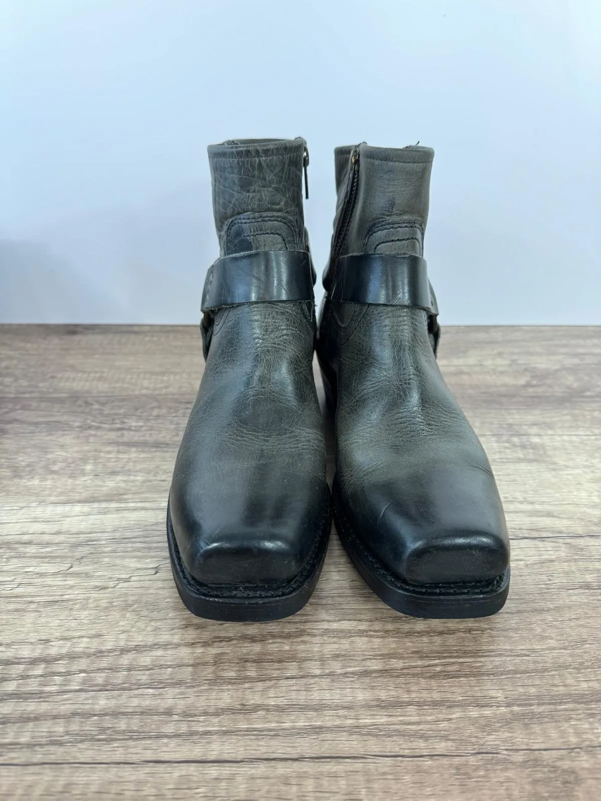FRYE HARNESS SHORT LEATHER BOOTS